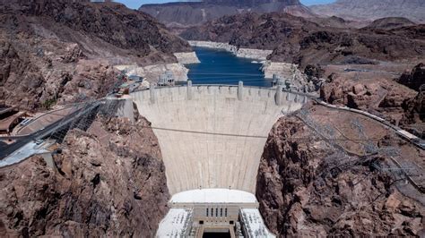 Lake mead hoover dam water levels - 6 Feb 2023 ... Lake Mead, located on the Arizona-Nevada border and held back by Hoover Dam, filled in the 1980s and 1990s. In 2000, it was nearly full and ...